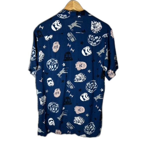 Star Wars NWT Navy Icon Print Short Sleeve Button Front Shirt Size M - Picture 4 of 12